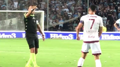 No es la primera vez que Acosta tiene una reacción violenta.