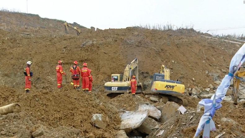 Al menos 14 personas murieron en un alud en China.