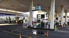Las estaciones de servicio de Rosario están de duelo el domingo e iniciarán una medida de fuerza a partir de las 22. Las estaciones de servicio de Rosario están de duelo el domingo e iniciarán una medida de fuerza a partir de las 22.