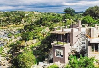 En Córdoba se esconde un pueblito entre sierras, con 600 habitantes y con aguas claras.