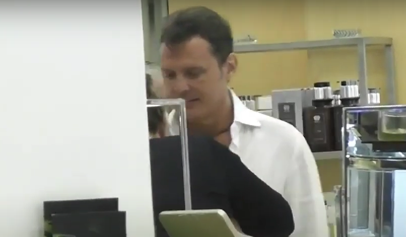 Luis Miguel de compras en Miami.&nbsp;