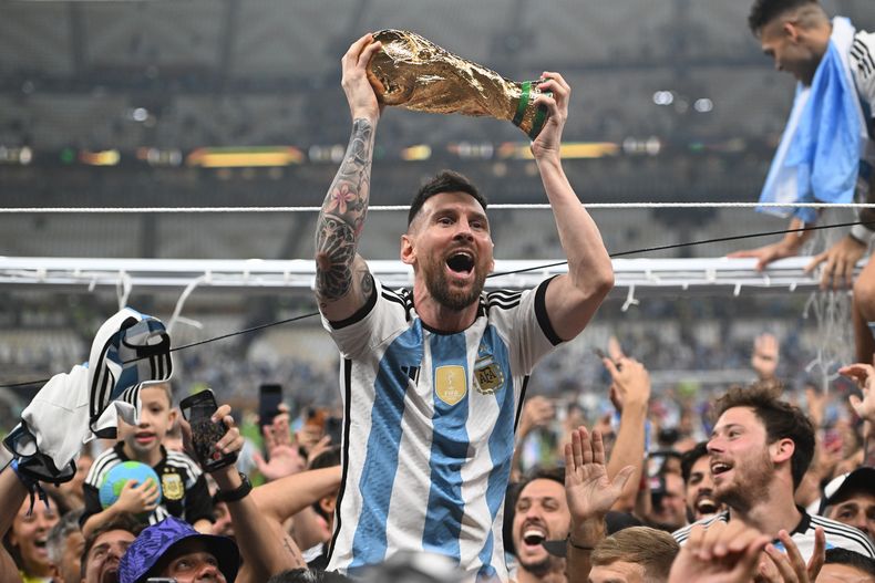 Los hinchas quieren volver a ver a Messi con la Copa del Mundo en Argentina.&nbsp; 