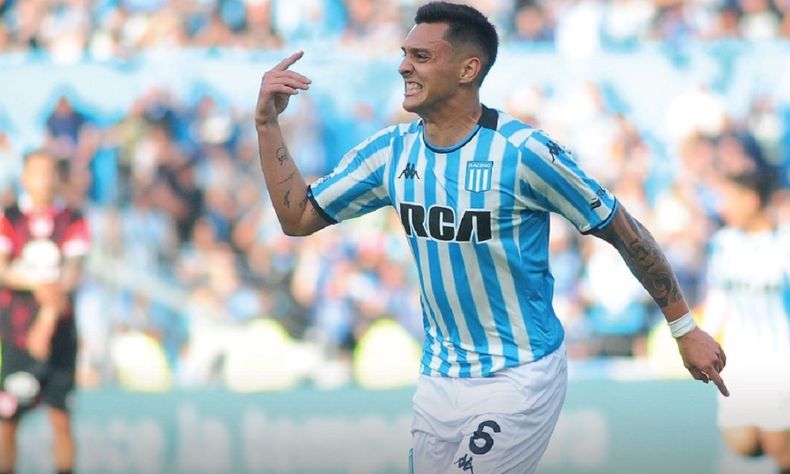 Colombo festeja su gol