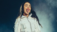 Los fanáticos celebraron el gesto que dedicó Nicki Nicole a Peso Pluma en pleno escenario. Los fanáticos celebraron el gesto que dedicó Nicki Nicole a Peso Pluma en pleno escenario.