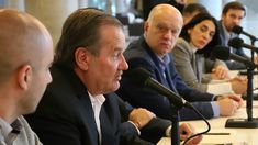 Ramon Dupuy, abuelo de Lucio, el niño asesinado por su madre y la pareja, estuvo presente en la conferencia. Ramon Dupuy, abuelo de Lucio, el niño asesinado por su madre y la pareja, estuvo presente en la conferencia.