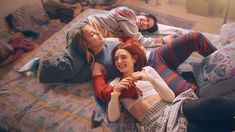 La relación entre tres amigas es uno de los ejes de esta miniserie.
