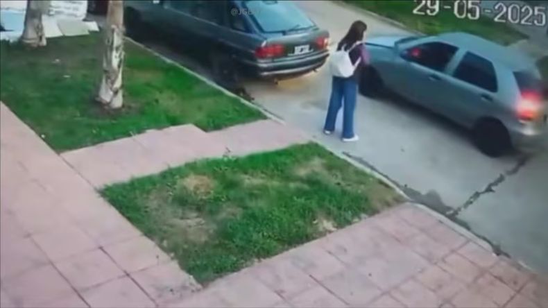 El hombre intentó secuestrarla a plena luz del día.