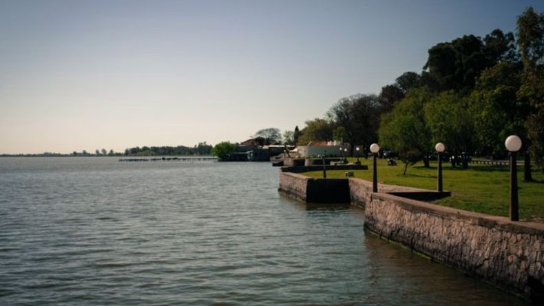 Sus espacios verdes y aguas tranquilas proporcionan un ambiente idílico para relajarse.