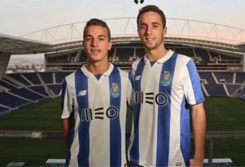 Diogo Jota y su hermano, André Silva, quien no apareció en el video homenaje.