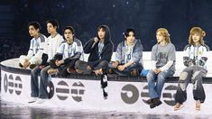 BTS durante su primer concierto en el Estadio Diego Armando Maradona en La Plata.