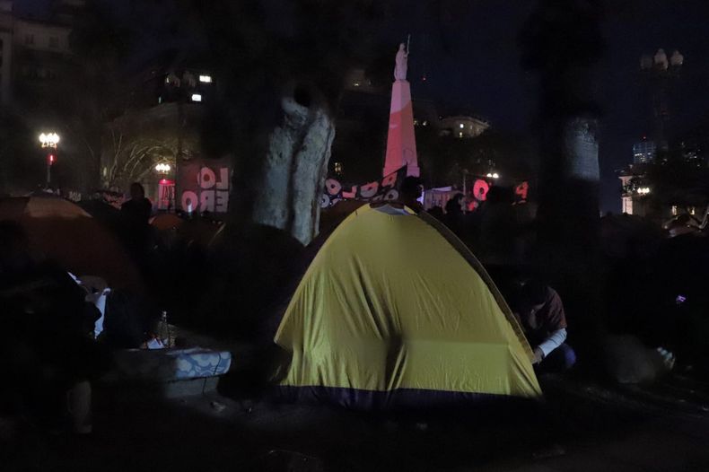Las agrupaciones piqueteras acamparon en Plaza de Mayo.