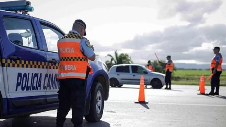 Un control policial en Dean Funes.