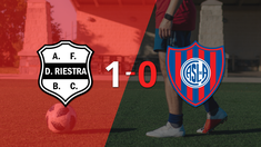 Con un solo gol, Dep. Riestra derrotó a San Lorenzo en el estadio Guillermo Laza