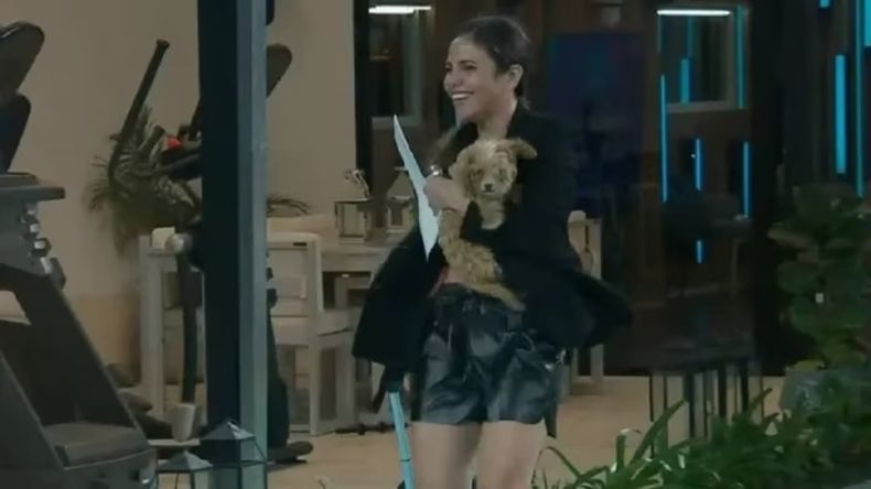 Romina Uhrig quedó eliminada de Gran Hermano 2022 y se llevó con ella al cachorro Caramelo.
