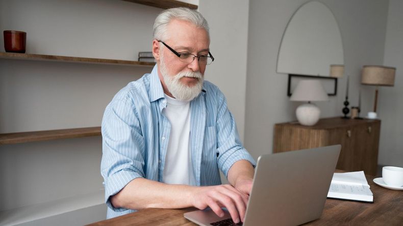 Los adultos mayores que reciben sus haberes a través de la Administración Nacional de la Seguridad Social pueden acceder a este préstamo. Los adultos mayores que reciben sus haberes a través de la Administración Nacional de la Seguridad Social pueden acceder a este préstamo.