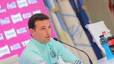 Scaloni dio la lista de futbolistas de la Selección Argentina para la Finalissima contra Italia. Scaloni dio la lista de futbolistas de la Selección Argentina para la Finalissima contra Italia.