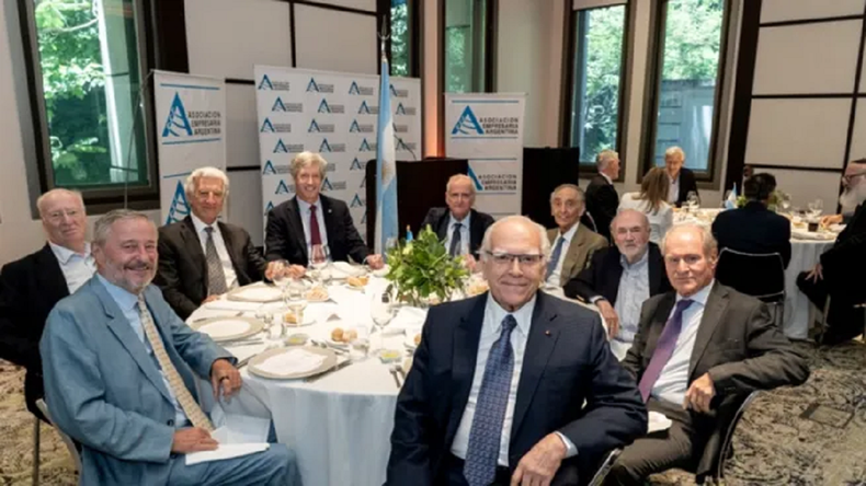 Santiago Bausili se reunió con empresarios.