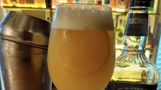 Sobresale en este lugar su oferta de tragos. Sobresale en este lugar su oferta de tragos.