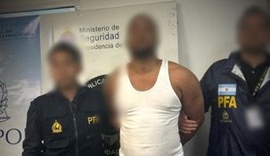 El sicario dominicano tenía con alerta roja de INTERPOL e intentó ingresar a la Argentina a través del aeropuerto de Ezeiza. El sicario dominicano tenía con alerta roja de INTERPOL e intentó ingresar a la Argentina a través del aeropuerto de Ezeiza.