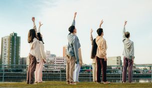 Argentina y Paraguay se unen por un movimiento artístico y ambiental sin fronteras. Argentina y Paraguay se unen por un movimiento artístico y ambiental sin fronteras.