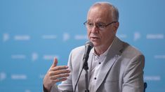 Daniel Gollán calificó de bochornoso el acto antivacunas en Diputados y alertó por su impacto sanitario