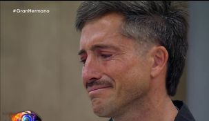 Juan Pablo no quiere dejar ir a su exnovia. Juan Pablo no quiere dejar ir a su exnovia.