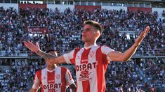 Uniónvendió el 80% del pase en 3.5 millones de dólares. Además, adquirió un 25% delpase de Mauro Luna Diale y el pase a préstamo de Simón Rivero. Uniónvendió el 80% del pase en 3.5 millones de dólares. Además, adquirió un 25% delpase de Mauro Luna Diale y el pase a préstamo de Simón Rivero.