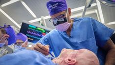 Estados Unidos: realizaron el primer trasplante de ojo completo en el mundo. Estados Unidos: realizaron el primer trasplante de ojo completo en el mundo.
