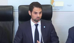 Ian Sielecki hizo notar el error en el mapa sobre las Islas Malvinas en Francia.