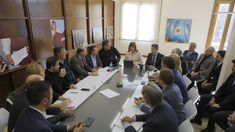 Patricia Bullrich junto a su equipo económico.