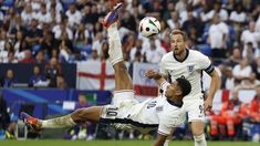 Jude Bellingham convirtió un golazo de chilena para Inglaterra contra Eslovaquia. Jude Bellingham convirtió un golazo de chilena para Inglaterra contra Eslovaquia.