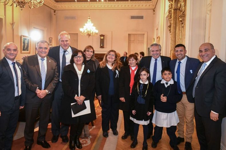 Por efecto de la pandemia se busca sumar horas de clase en las escuelas públicas.