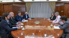 Luis Caputo y Jorge Macri se reunieron para discutir sobre la situación económica de CABA Luis Caputo y Jorge Macri se reunieron para discutir sobre la situación económica de CABA