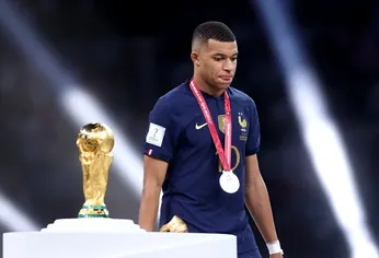 Kylian Mbappé tras perder la final del Mundial de Qatar 2022. Kylian Mbappé tras perder la final del Mundial de Qatar 2022.