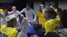 La alegría de los jugadores de Boca en el vestuario visitante del Monumental. La alegría de los jugadores de Boca en el vestuario visitante del Monumental.