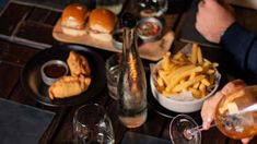 Este restaurante-bar tiene tapeos y picadas riquísimas.