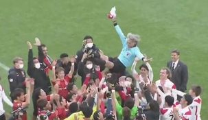 Murakami fue homenajeado por los jugadores.