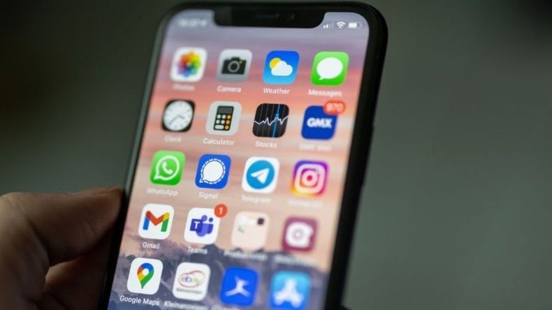 WhatsApp, la aplicación de mensajería instantánea con más de 2 mil millones de usuarios activos en todo el mundo, implementó recientemente una actualización importante en su diseño