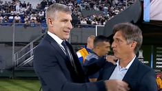 Olimpia comenzó la Libertadores perdiendo ante Bulo Bulo en Bolivia y, ahora, de local ante Vélez Olimpia comenzó la Libertadores perdiendo ante Bulo Bulo en Bolivia y, ahora, de local ante Vélez