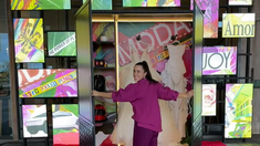 “Los vestidos de celebraciones o rituales tradicionales son motivo recurrente en mi obra, explicó Bergero. “Los vestidos de celebraciones o rituales tradicionales son motivo recurrente en mi obra, explicó Bergero.