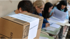 Las elecciones de este domingo definirán mucho más que los legisladores provinciales bonaerenses. Las elecciones de este domingo definirán mucho más que los legisladores provinciales bonaerenses.