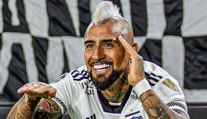 El chileno calentó la previa del encuentro entre River y Colo Colo. El chileno calentó la previa del encuentro entre River y Colo Colo.