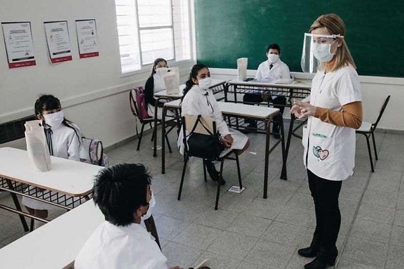 Las escuelas de la Ciudad de Buenos Aires no cerrarán pese a la tercera ola de Covid-19.