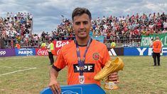 El delantero de 25 años tendrá su primera experiencia como profesional. El delantero de 25 años tendrá su primera experiencia como profesional.