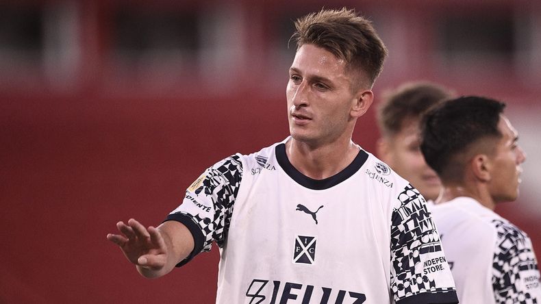 Mat&iacute;as Gim&eacute;nez, autor de los dos goles de Independiente.