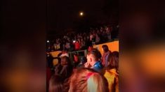 L-Gante tuvo que parar un show en Uruguay por una pelea entre hinchas de Nacional y Peñarol L-Gante tuvo que parar un show en Uruguay por una pelea entre hinchas de Nacional y Peñarol