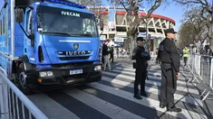 La Policia de la Ciudad refuerza los controles de cara a los shows de Coldplay. La Policia de la Ciudad refuerza los controles de cara a los shows de Coldplay.