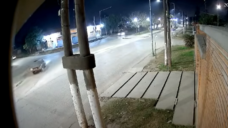 El choque quedó grabado por una camara de seguridad.&nbsp;