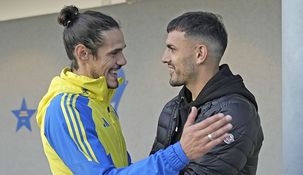 Edinson Cavani y Leandro Paredes.