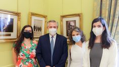 El Presidente destacó la tarea de las científicas argentinas. El Presidente destacó la tarea de las científicas argentinas.